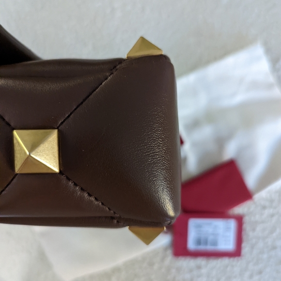 Authentic VALENTINO ROMAN STUD BAG MEDIUM - Picture 11 of 16